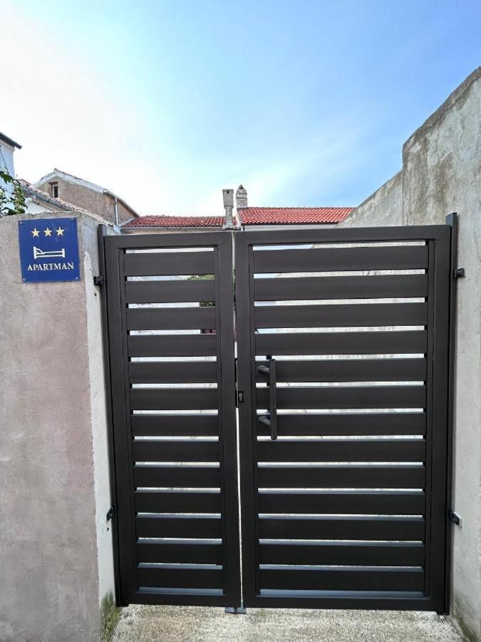 Holiday Home Omišalj Eksteriør bilde